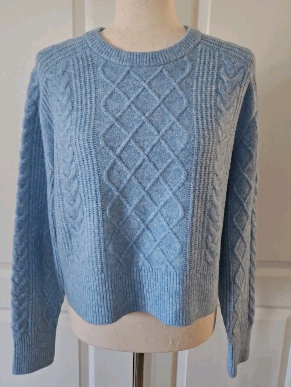 Universal Thread Cable Knit Sweater Blue Crewneck Women’s M NWT, Cropped